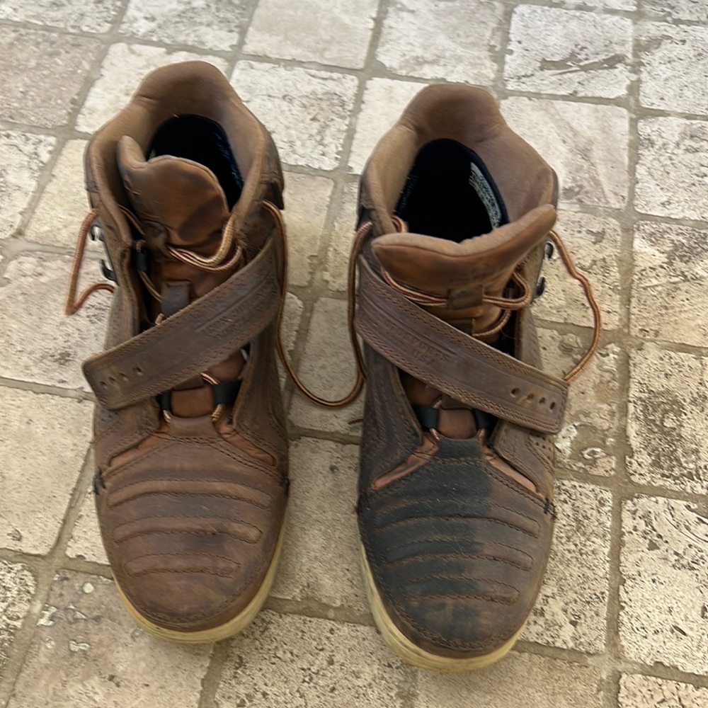 Icon truant boots